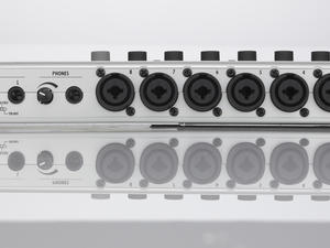 ZOOM R24 レコーディングインターフェース R24 Recorder : Interface : Controller : Sampler | ZOOM