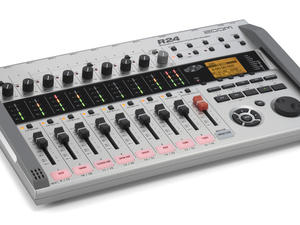 Zoom R24 Recorder : Interface : Controller : Sampler - Slant Left