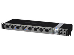 Zoom UAC-8 USB 3.0 SuperSpeed Audio Convertor - Front Slant