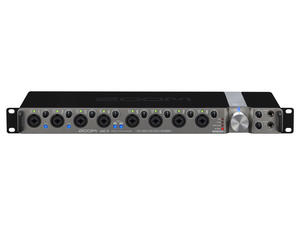 Zoom UAC-8 USB 3.0 SuperSpeed Audio Convertor - Top Slant