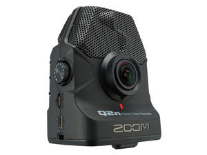 Zoom Q2n: Front View, Slant Left